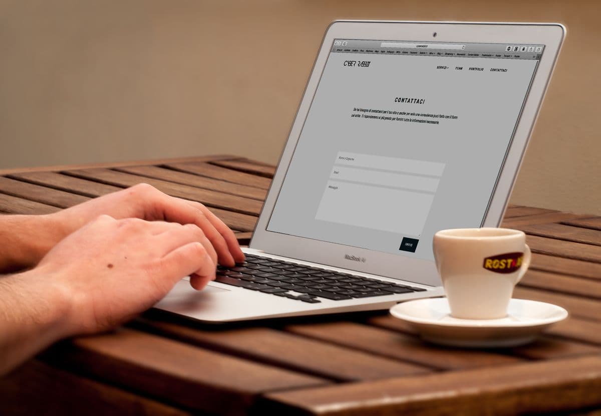 What makes a good business website — reviewing a clear, mobile-friendly website on a laptop and phone